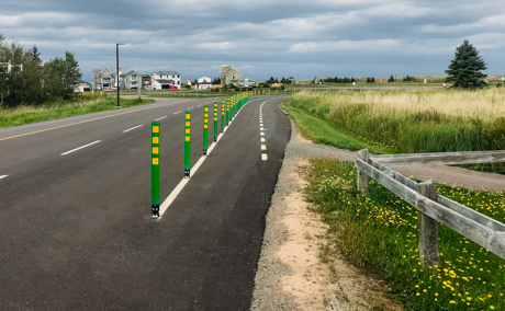 Protected bike lane with flexible bollards / delineators - Shediac - New-Brunswick - NB