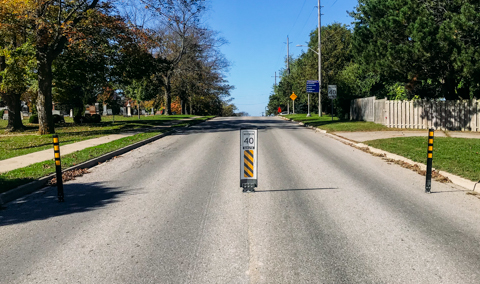 Traffic calming with flexible signs / flexible bollards in Kincardine Ontario