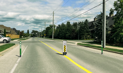 Traffic calming on a bike lane with delineators